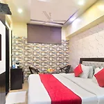 Hotel Guru Vas Inn