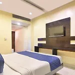 Hotel Guru Vas Inn